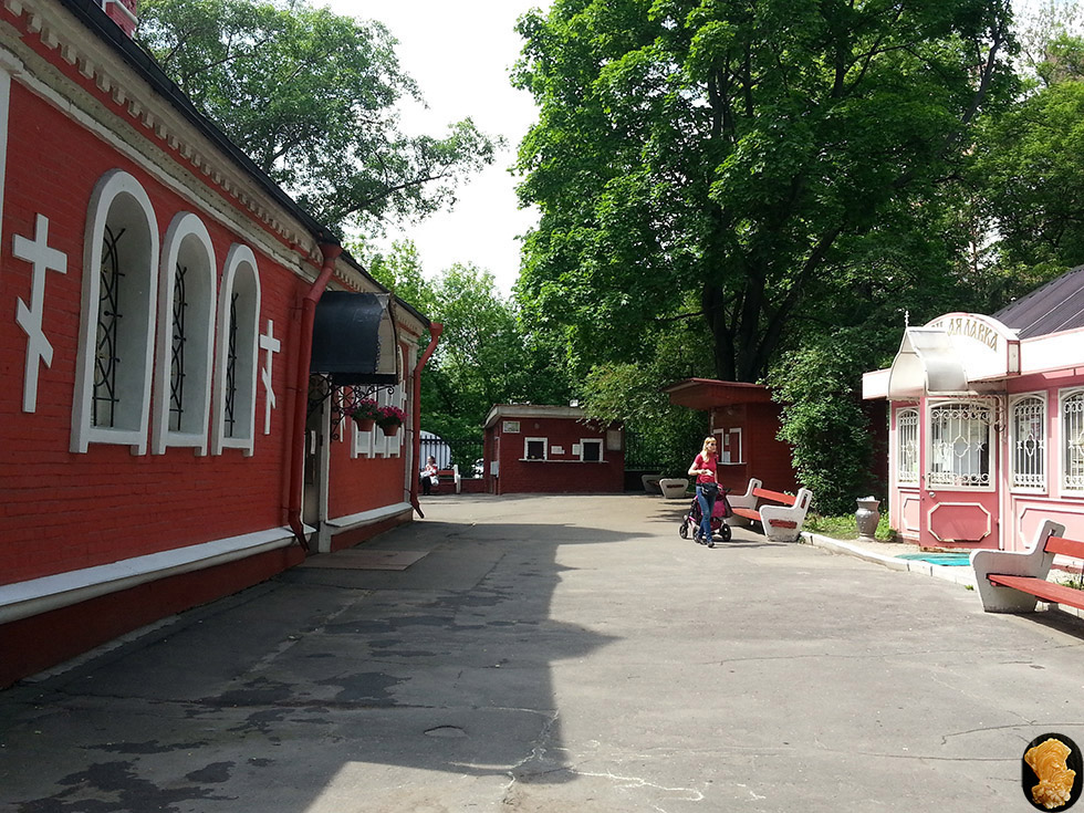 Храм иконы Божией Матери Знамение в Аксиньине
