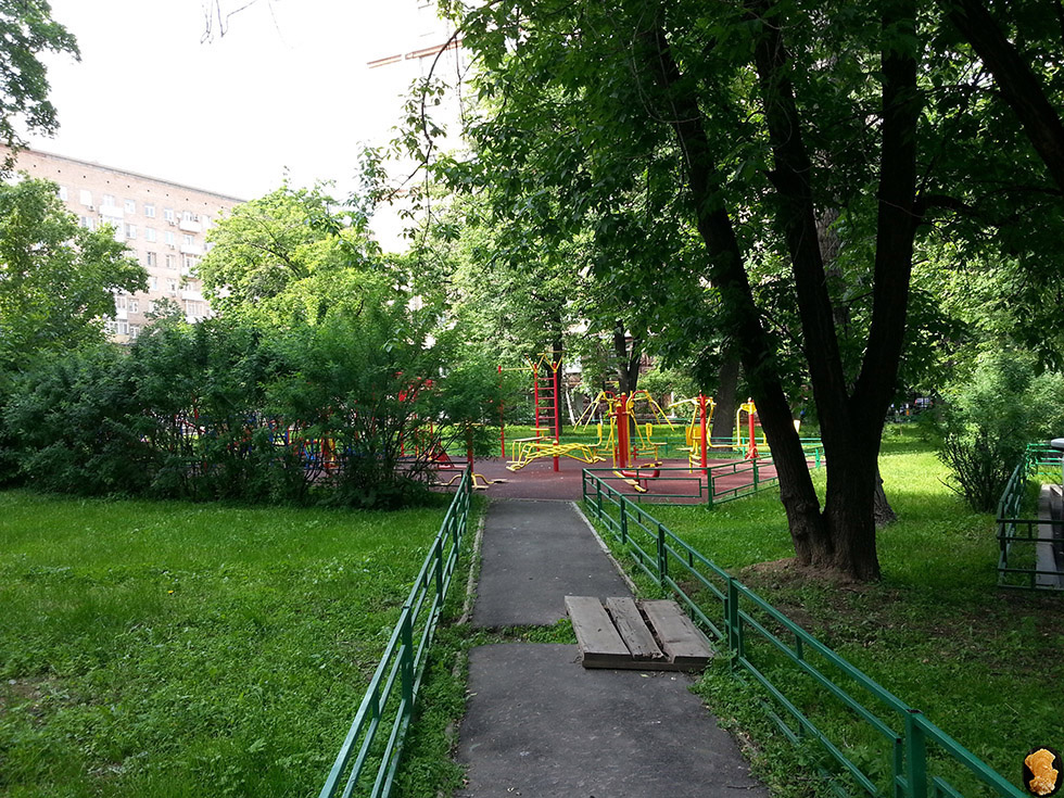 Двор ул. Алабяна 3-5