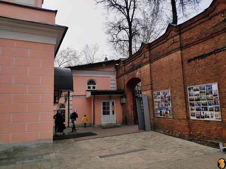 Парк Покровское-Стрешнево. Пруды пятый, шестой, седьмой (где церковь и усадьба). Апрель 2019