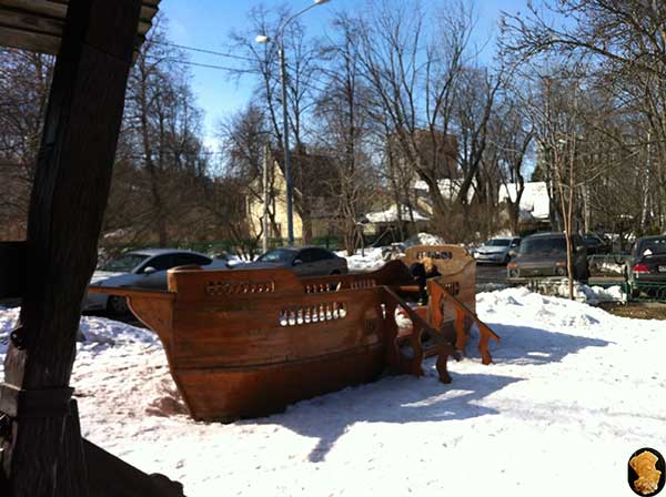 Поселок Сокол в апреле