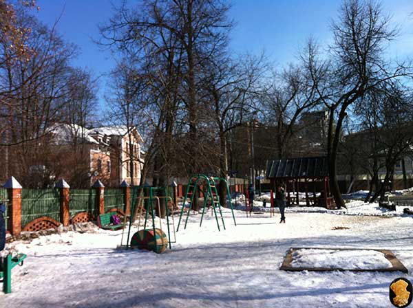 Поселок Сокол в апреле