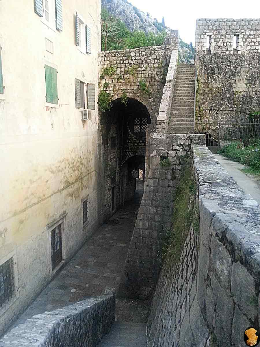 Ворота Гурдича лестницы